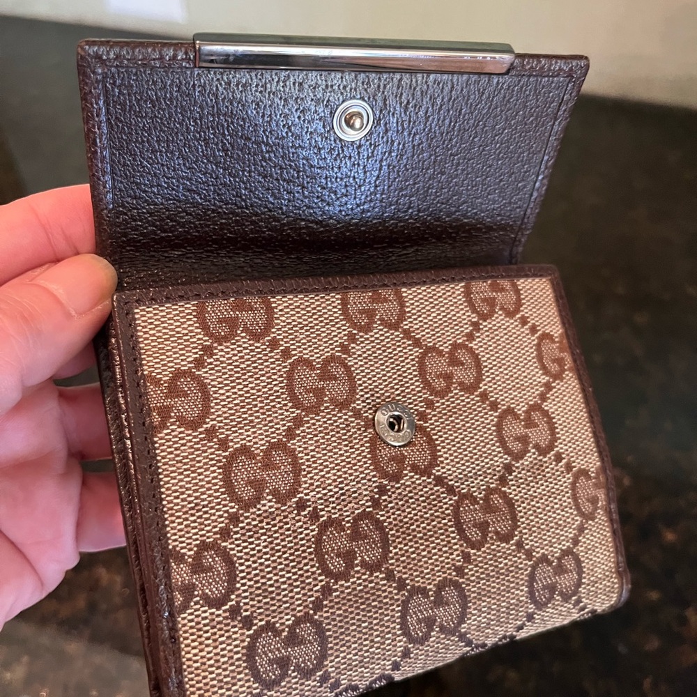 Gucci Signature Wallet - Picture 3 of 13